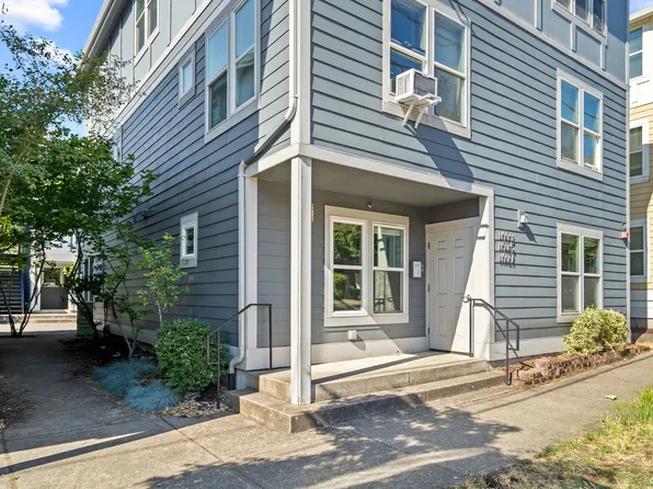 11923 SE Ash St #16, Portland, OR 97216