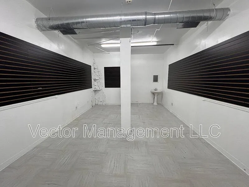 1158 Dixwell Avenue Team Mall #B3