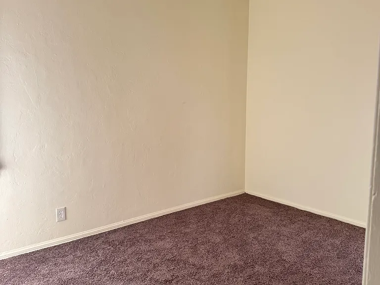 2310 N Niagara St — Photo 12