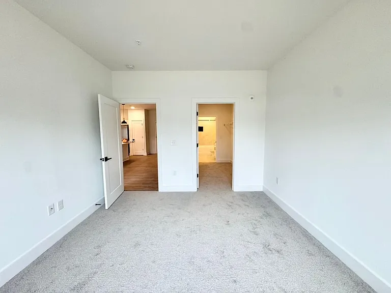 Brixton Apartments — Photo 108