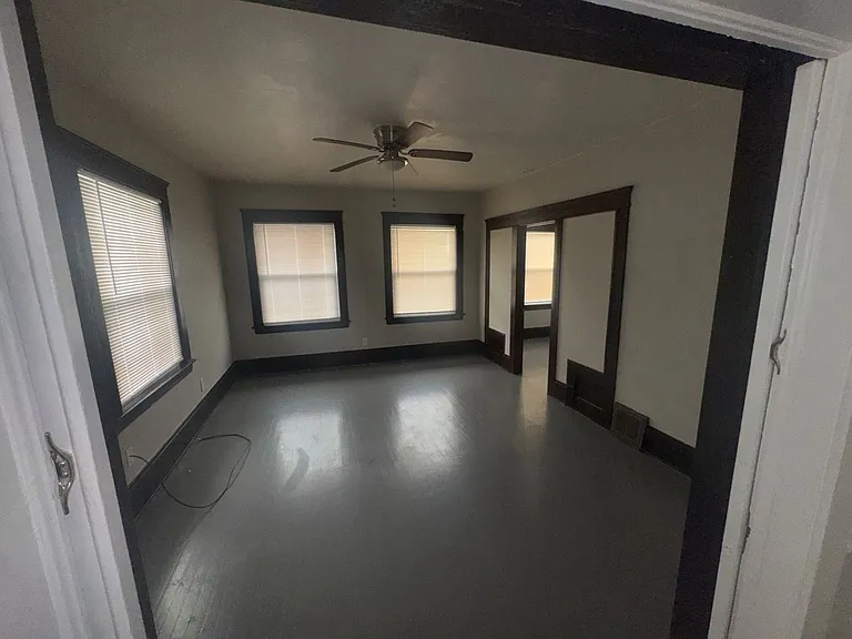 6909 Worley Ave — Photo 7