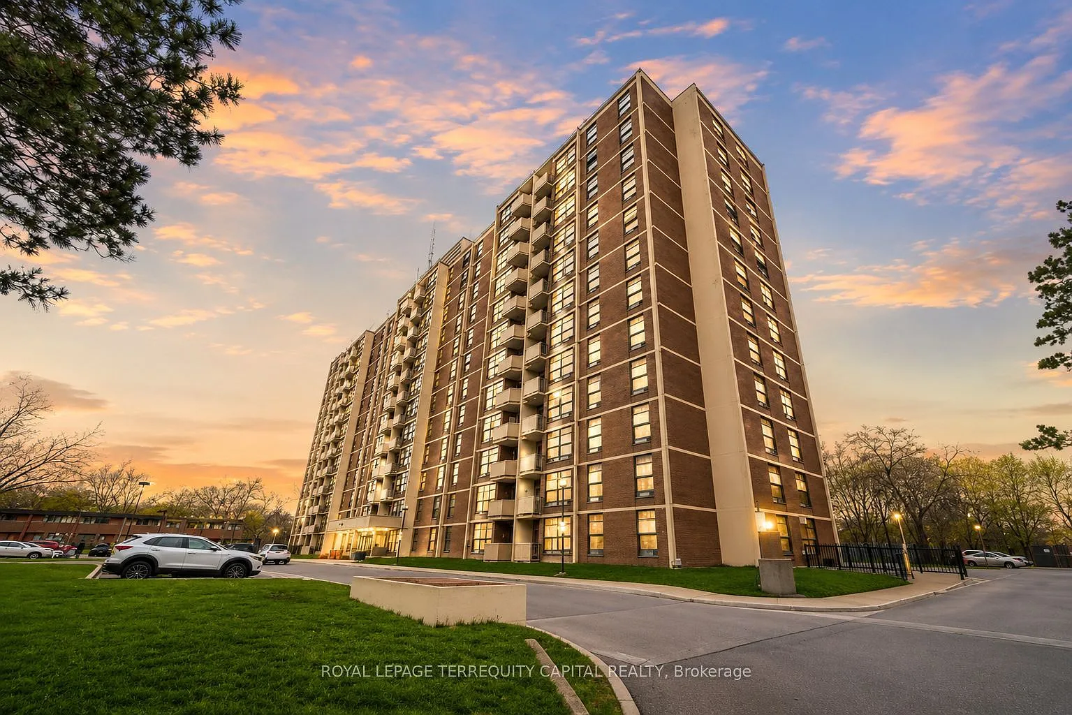 2 bed, $2,400 — Photo 1