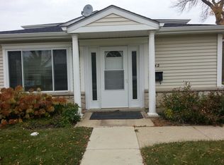 642 E Old Willow Rd, Prospect Heights, IL 60070
