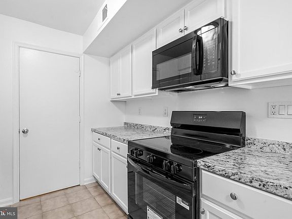 5th image of 5 Normandy Square Ct #1-B