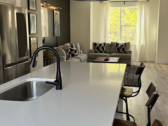 5th image of 1722 E 10th St #1722