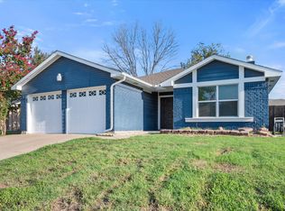 411 Lantana Dr, Arlington, TX 76018
