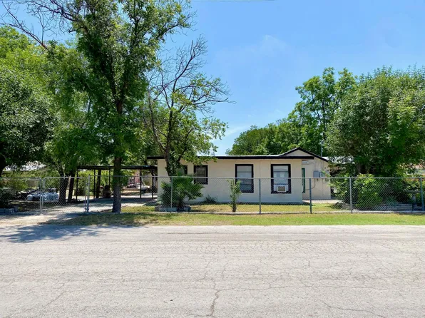 100 Cordelia St, Del Rio, TX 78840