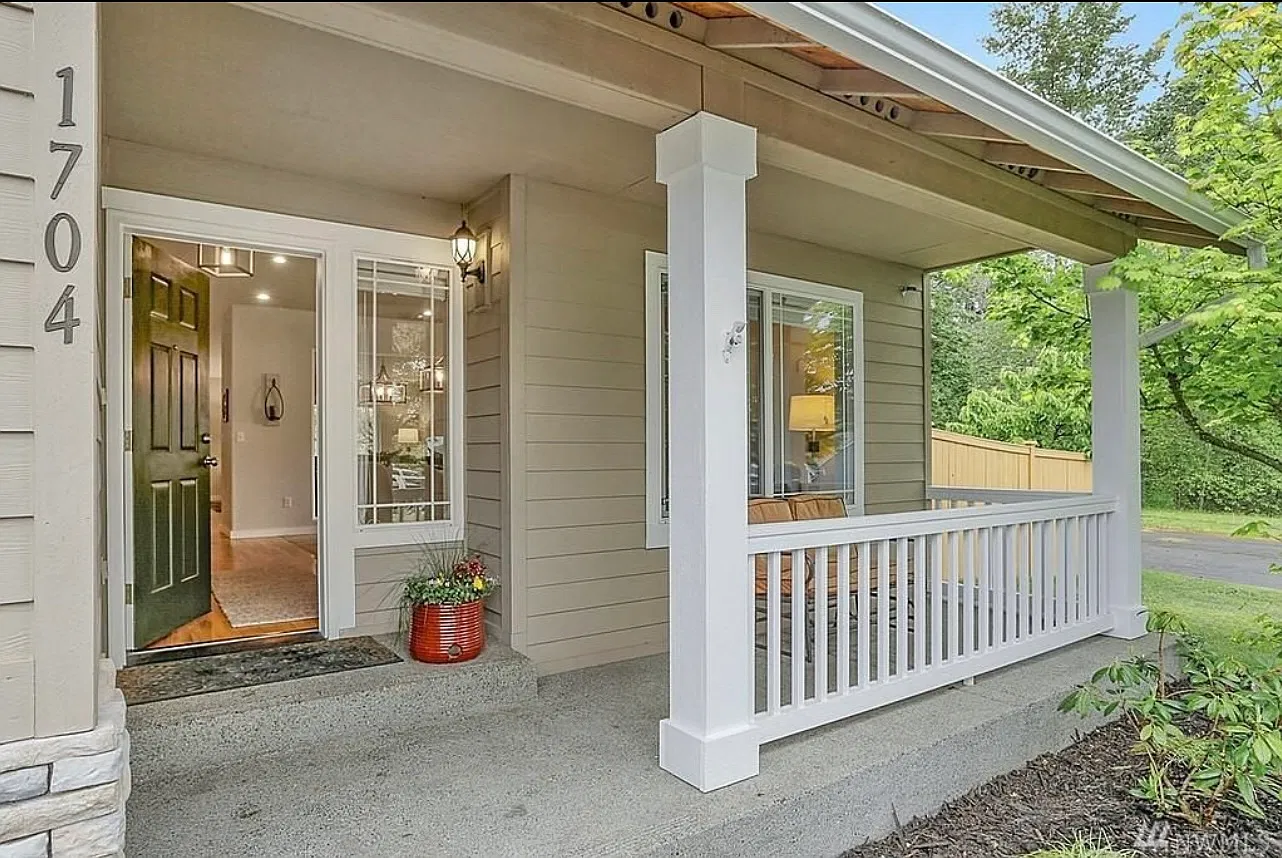 3 bed, 1744 sqft, $2,500 — Photo 1
