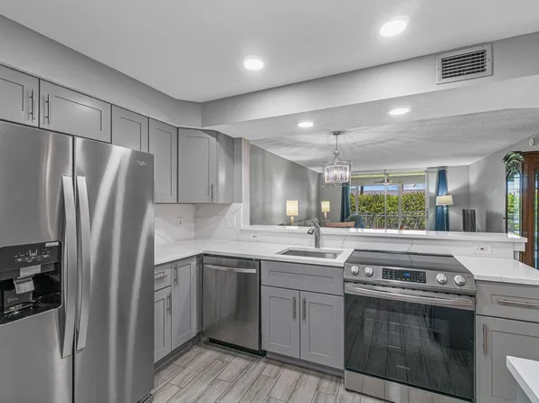 24 Abbey Lane #108, Delray Beach, FL 33446