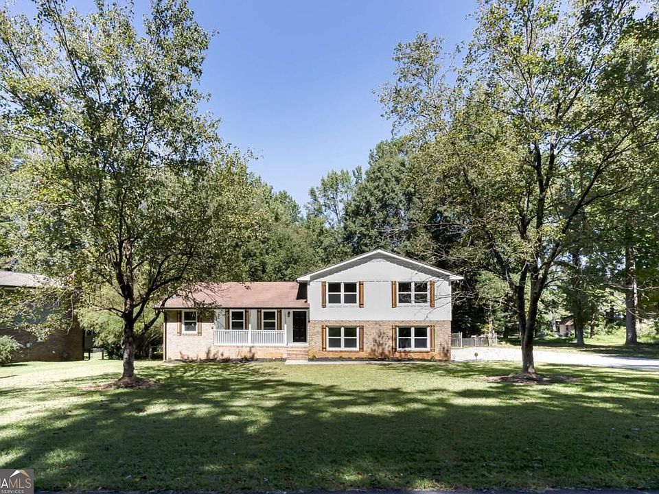 1st image of 2882 Creek Dr