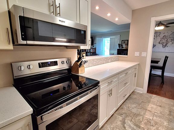 4th image of 7324 Heritage Ct APT 2F