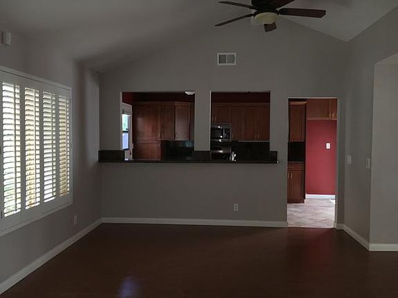 3rd image of 1826 Castle Gln