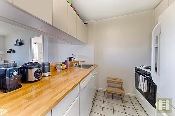 Rented by Brown Harris Stevens | media 14