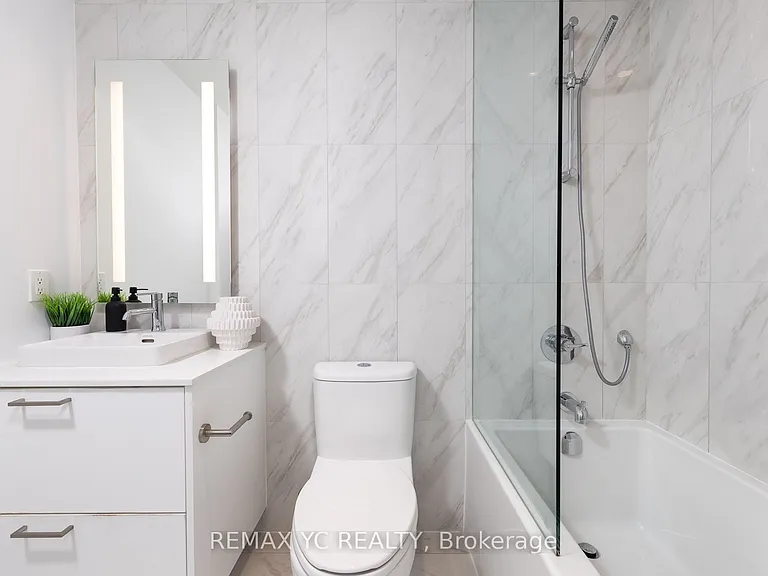 470 Front St W #1612 — Photo 18