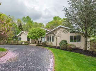 3 Farm Rd, Chester, NJ 07930