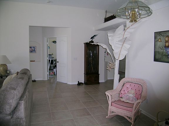 5th image of 933 NW Waterlily Pl