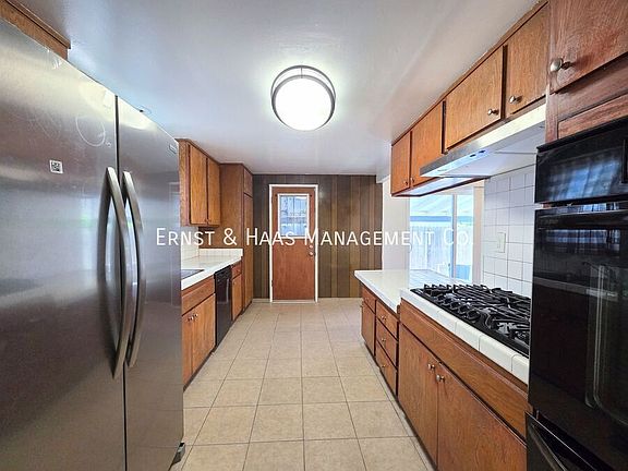 4th image of 873 E Turmont St
