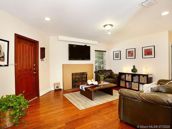 5th image of 516 Mendoza Ave