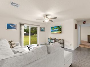 8275 105th Court, Vero Beach, FL 32967