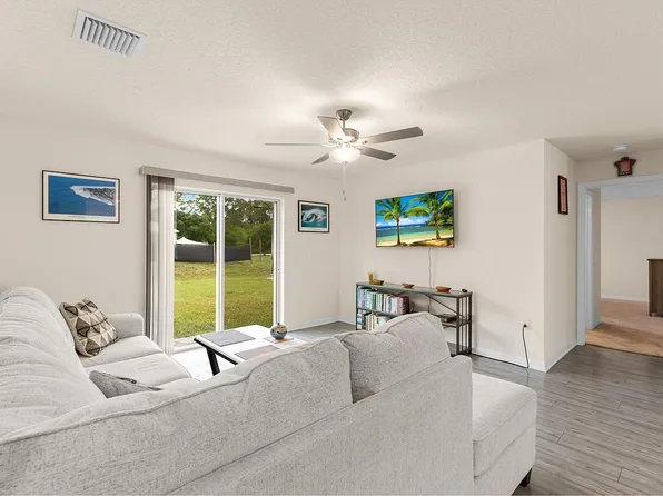 8275 105th Court, Vero Beach, FL 32967