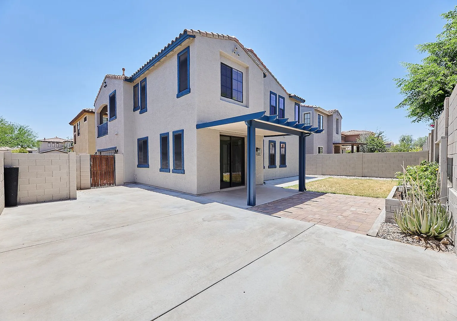 Excellent Home in Phoenix! — Photo 1