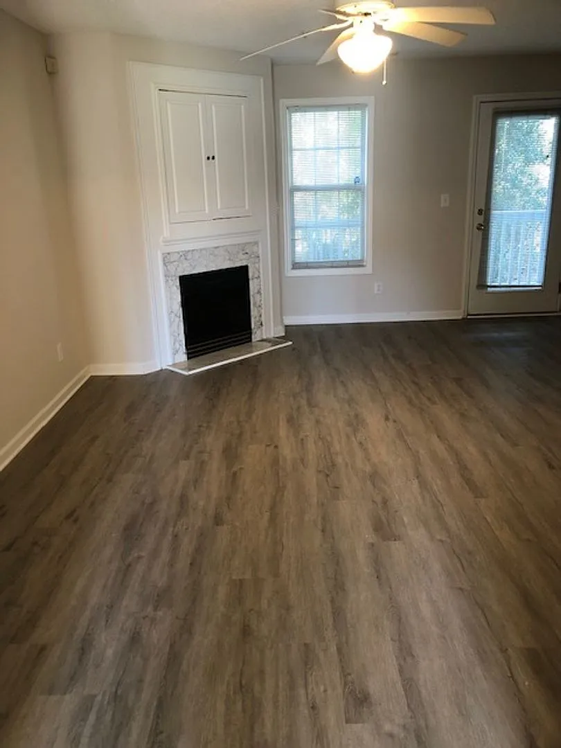 Building Photo - 719B Melba Ct