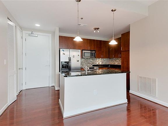 4th image of 711 Cosmopolitan Dr #417