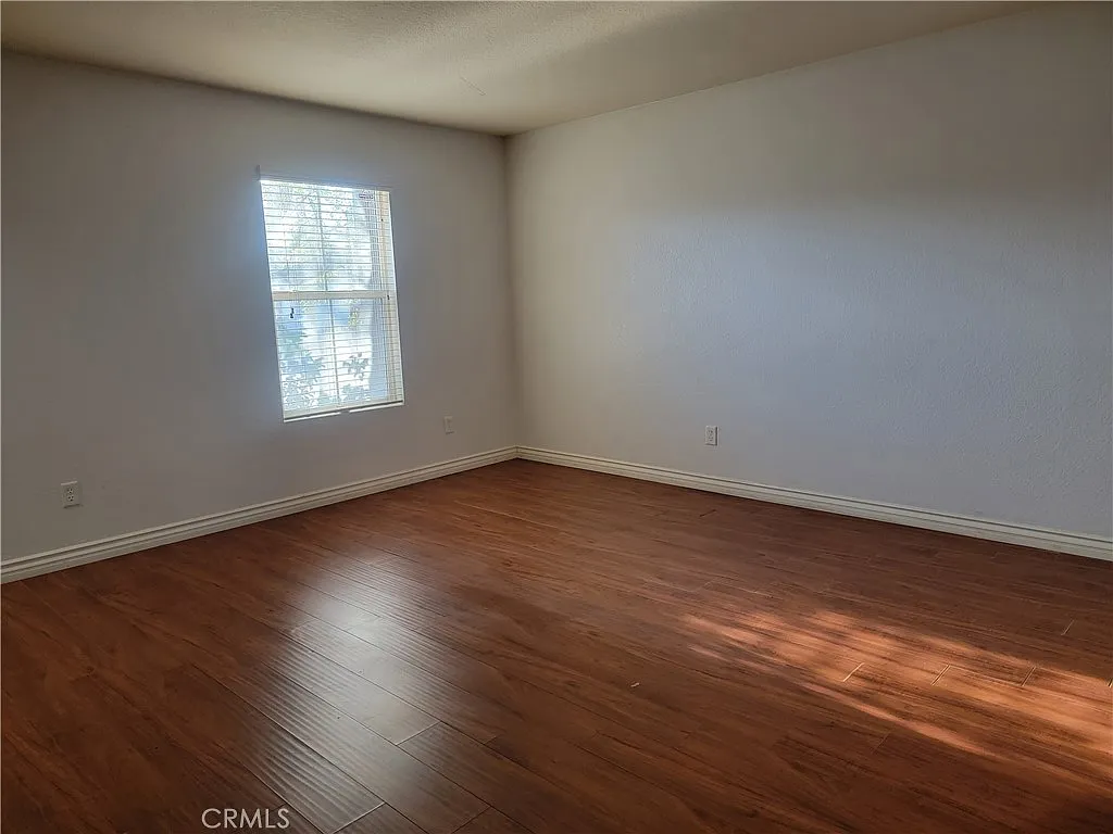 6 bed, 2.5 bath, 2843 sqft, $5,600 — Photo 4