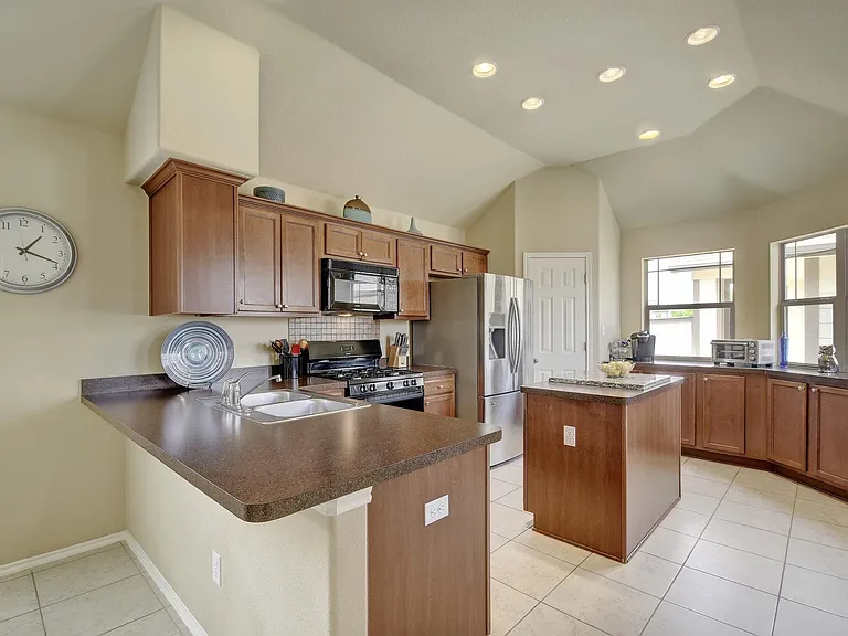 202 Silo St — Photo 12