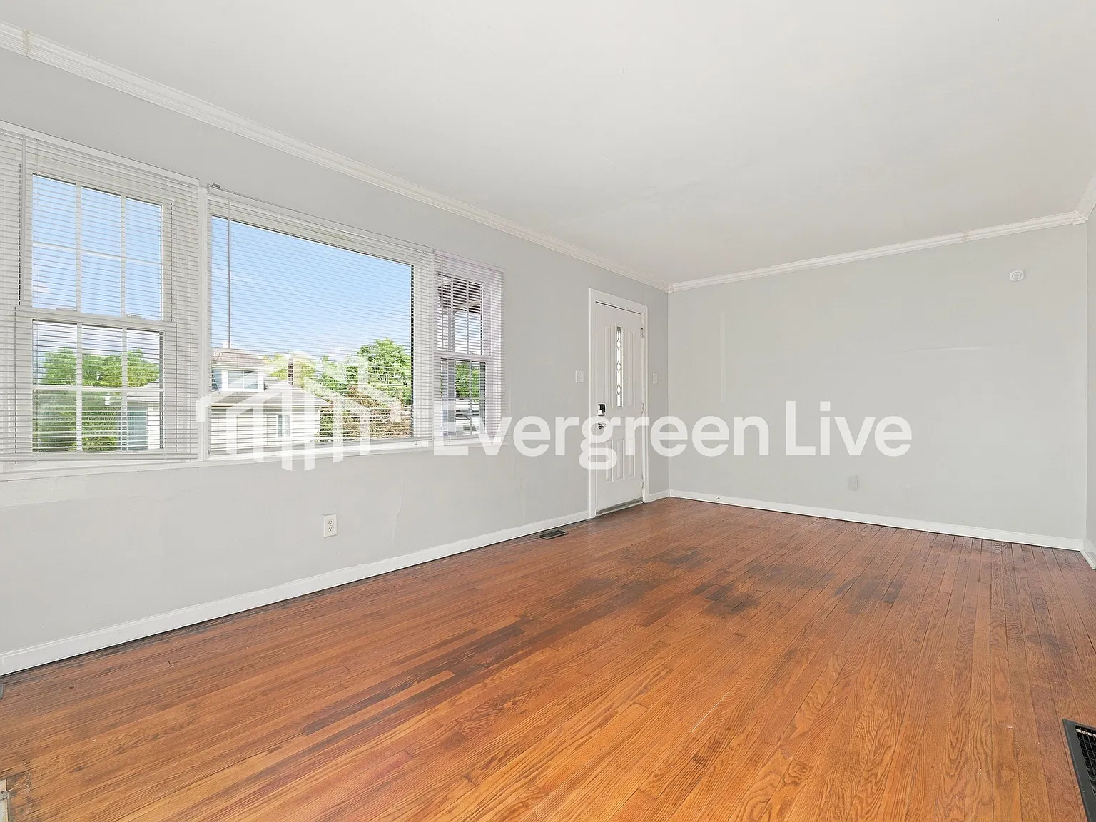 3 bed, 1.0 bath, 1408 sqft, $1,445 — Photo 4