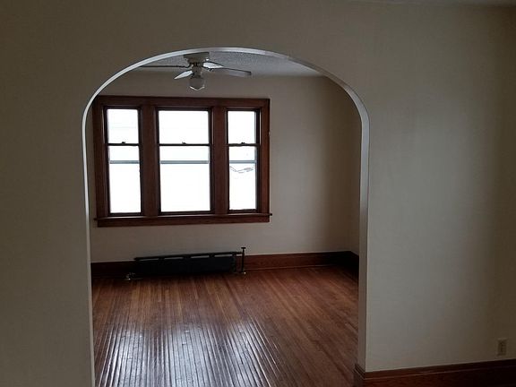 3rd image of 18 Franklin St #2