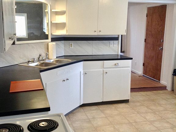 Another view of kitchen.