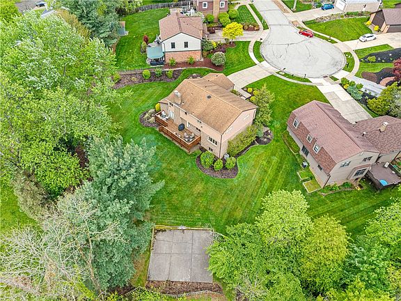 5th image of 120 Windsor Ct