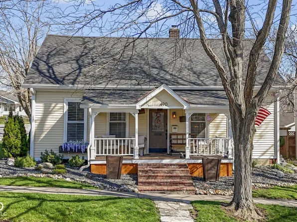 490 W Walnut St, Zionsville, IN 46077