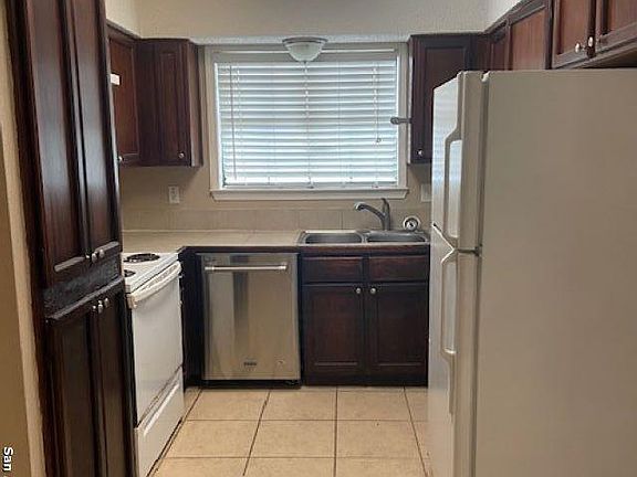3rd image of 10569 STARCREST DR