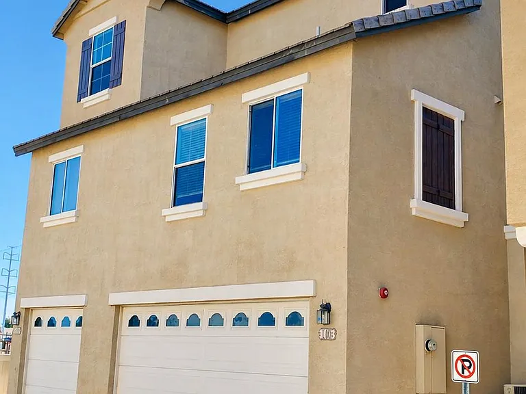 105 W Commerce Ct — Photo 17