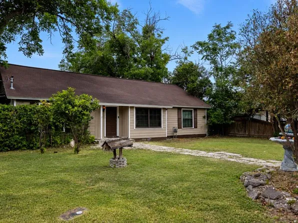 311 Spence St, Kerrville, TX 78028