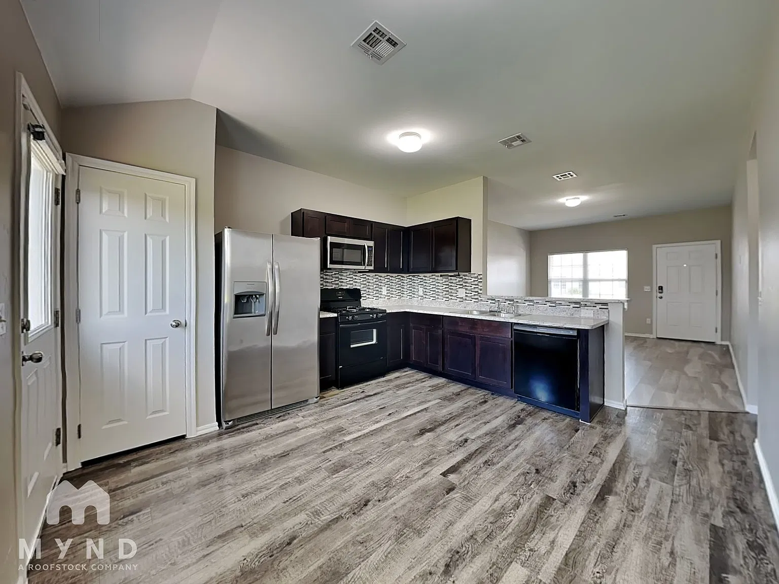 3 bed, 2.0 bath, 1215 sqft, $1,510 — Photo 4