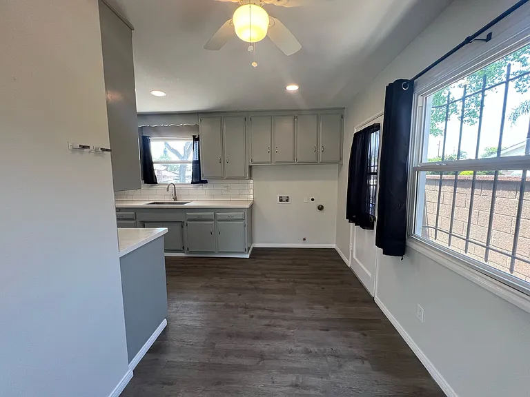 1502 Loranne Ave — Photo 8
