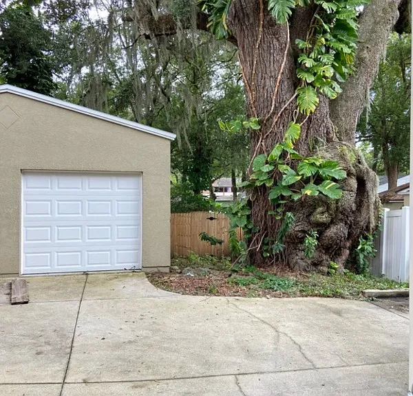 1210 Catherine St — Photo 18