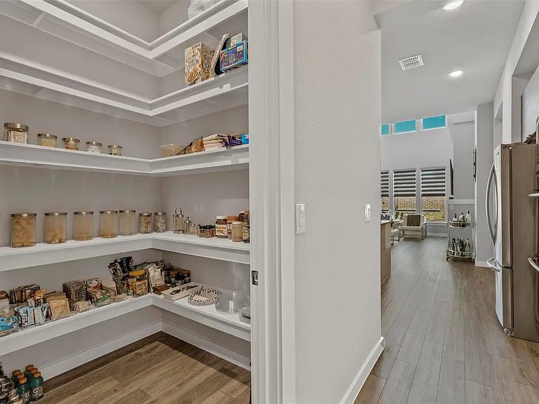 5322 Statesman Ln — Photo 18