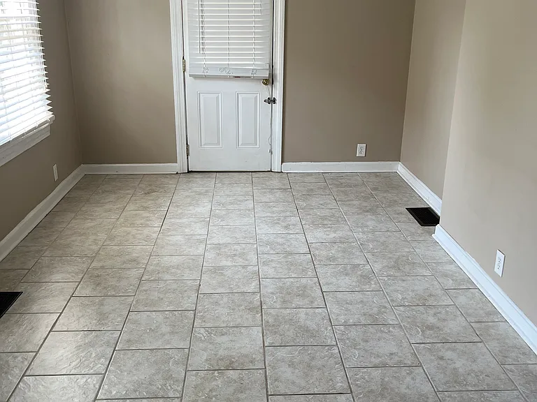 3039 Wentworth Ave — Photo 13