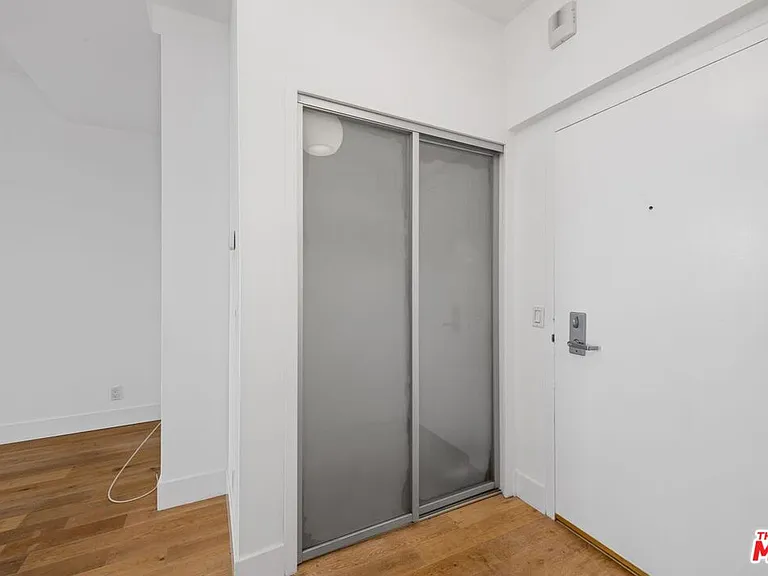 7250 Franklin Ave #511 — Photo 4