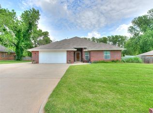 8004 Westwood Ln, Oklahoma City, OK 73169