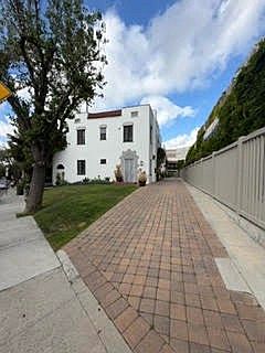 1st image of 921 N West Knoll Dr #923.50