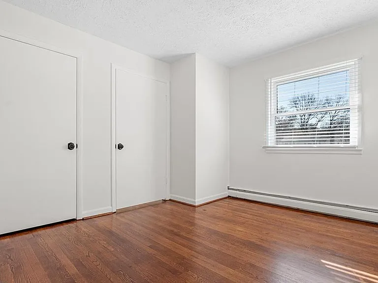 4204 Harvest Ct — Photo 3