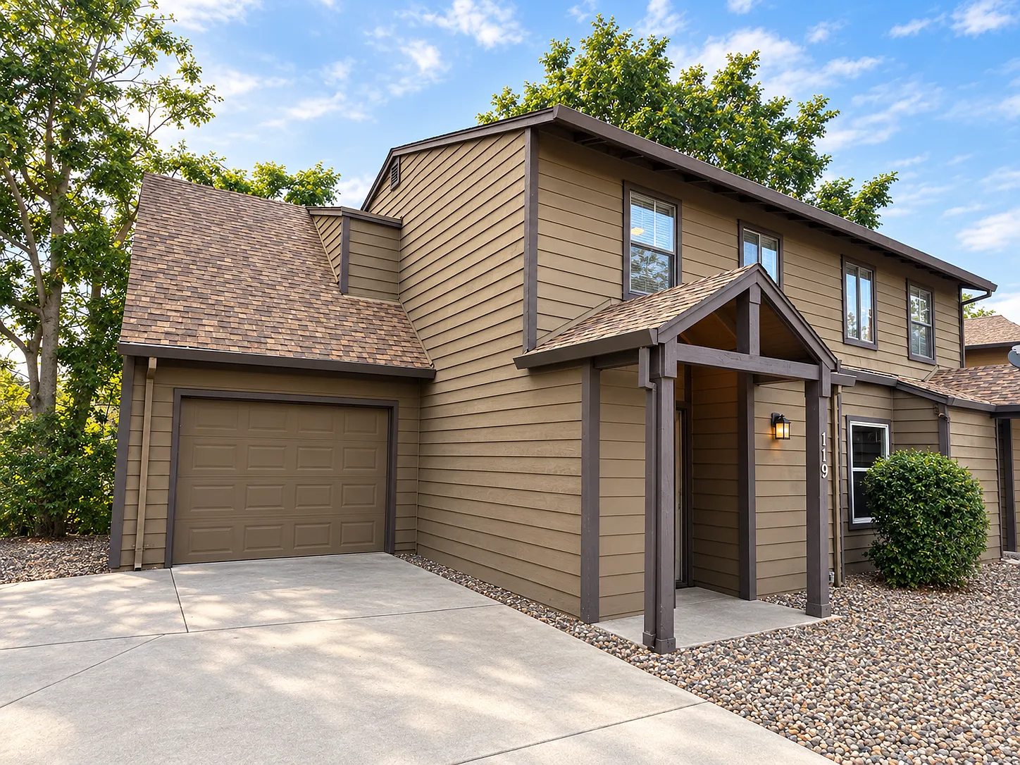 3 bed, 2.5 bath, 1367 sqft, $1,985 — Photo 1