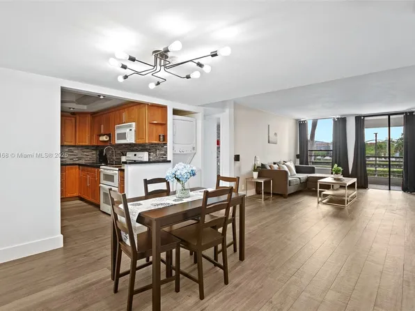 6451 N University Dr APT 205, Tamarac, FL 33321