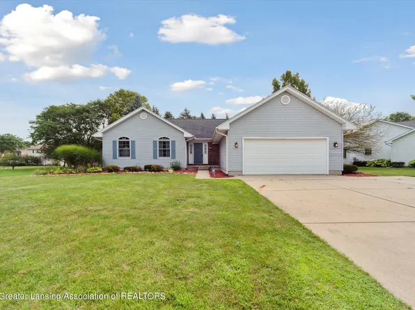 228 Wedgewood Dr, Charlotte, MI 48813