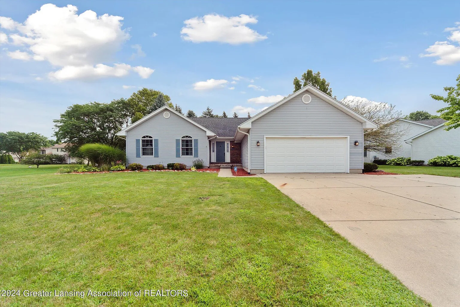 228 Wedgewood Dr photo 1